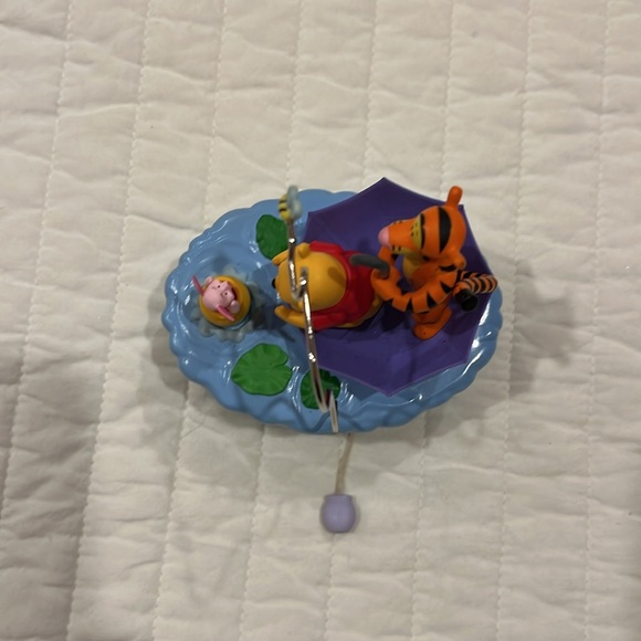 Hallmark 2017 Pooh A Blustery Day Magic Ornament - Picture 9 of 9